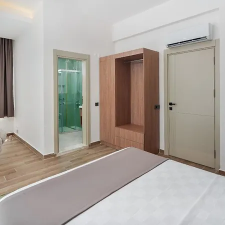 Luxury For 12 People Villa *