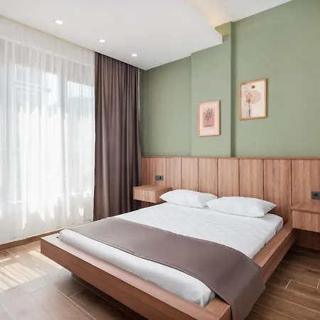 Luxury For 12 People فيلة دمرة